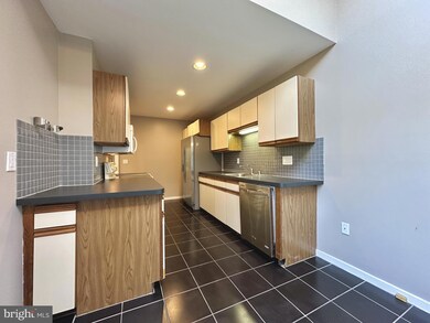 259 Steeplechase Cir, Wilmington, DE 19808 - photo 2