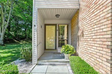 500 River Rd Unit 9 Cos Cob CT-large-055