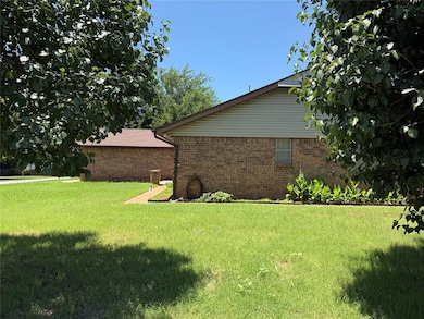 1809 W Aqua Clear Dr, Mustang, OK 73064 - photo 4