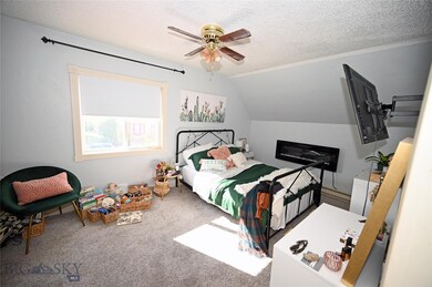 Upstairs unit bed #1