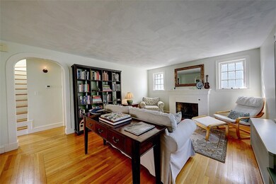 86 Wilcox Ave, Pawtucket, RI 02860 - photo 6