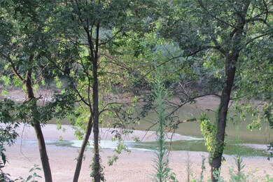 Walk-down riverfront beach  (Outside Rainy Season)