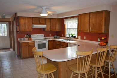 97 Schanda Dr, Newmarket, NH 03857 - photo 3
