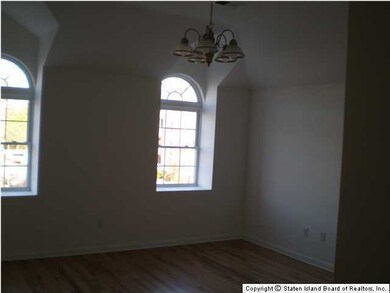 218 Essex Dr, Staten Island, NY 10314 - photo 7