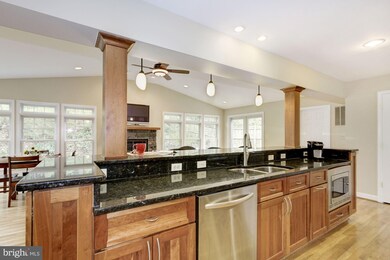 9521 Jomar Dr, Fairfax, VA 22032 - photo 6