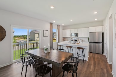 967 Sapphire Ln, Aurora, IL 60506 - photo 6