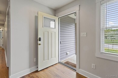 Entryway featuring light hardwood / wood-style flo