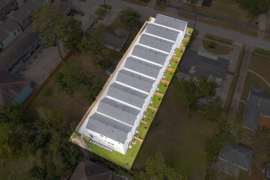 717 Janisch Rd unit C, Houston, TX 77018 - photo 3