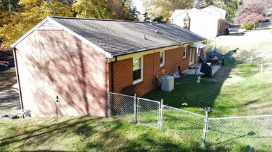 514 River Oak Dr, Danville, VA 24541 - photo 2