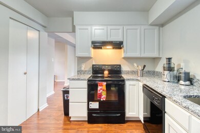 919 Nadine Ct, Hyattsville, MD 20785 - photo 2