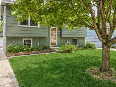 1004 Hackley Ave, Des Moines, IA 50315 - photo 3