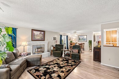 330 SW K St, Grants Pass, OR 97526 - photo 4