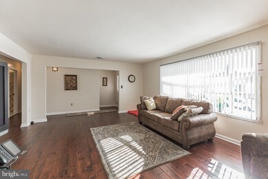 1581 Franklin Dr, Pottstown, PA 19465 - photo 2