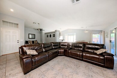 4021WColumbineDr004
