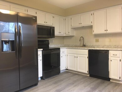 6148 Baskerville Dr, Columbus, OH 43213 - photo 4