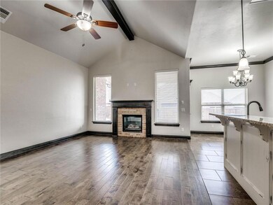 1004 Lindsey Ln, Moore, OK 73160 - photo 5