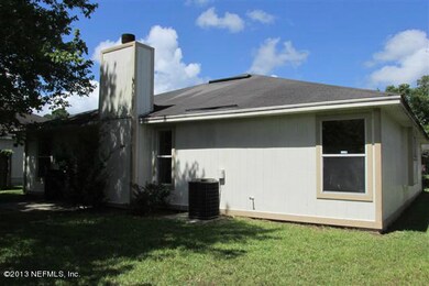 5051 Acre Estates Dr W, Jacksonville, FL 32210 - photo 3