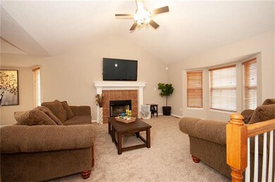 601 Forrest View Ct, Raymore, MO 64083 - photo 5