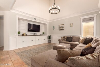 Large Family Room with Vaulted Ceilings