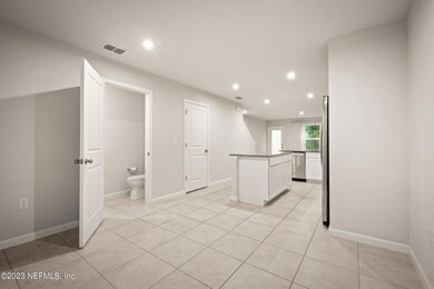 5939 Creekside Crossing Dr, Jacksonville, FL 32210 - photo 6