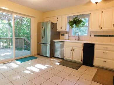 9331 Alden St, Lenexa, KS 66215 - photo 5