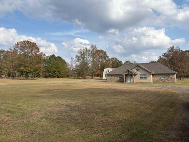 111 Heritage Rd, Marshall, TX 75672 - photo 2