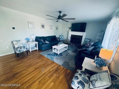 732 Tunney Point Dr, Toms River, NJ 08753 - photo 4