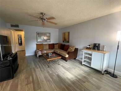 279 Markham M unit M, Deerfield Beach, FL 33442 - photo 7