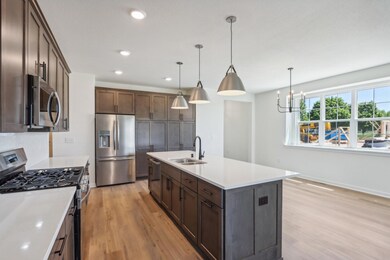 506 Hickory Hollow Dr 06 Kitchen and Din