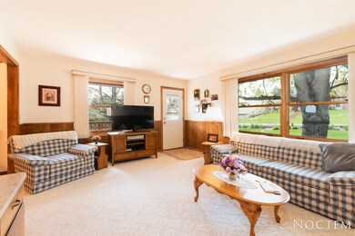 1238 E Coulee Rd-23