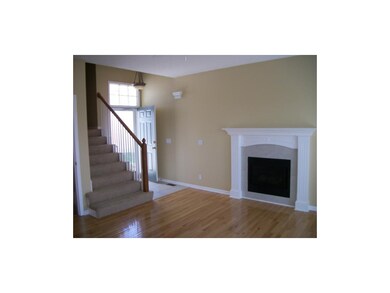 Living Room/ Entry