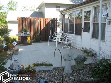 712 E Division St, Audubon, IA 50025 - photo 4