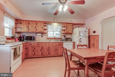 819 Crum Creek Rd, Springfield, PA 19064 - photo 7