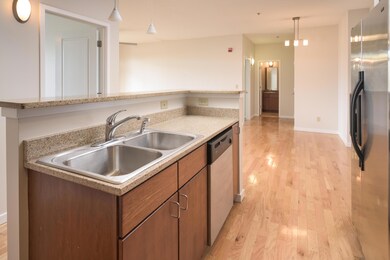 863_Flynn_St_Unit_305_08