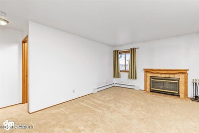 05-Living Room 20210115-DW-3804