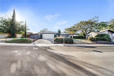 14428 Woodland Dr, Victorville, CA 92395 - photo 2