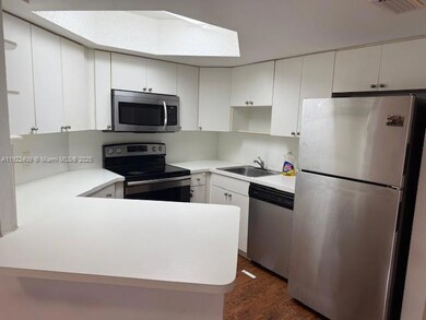 8333 Lake Dr unit 502, Doral, FL 33166 - photo 2