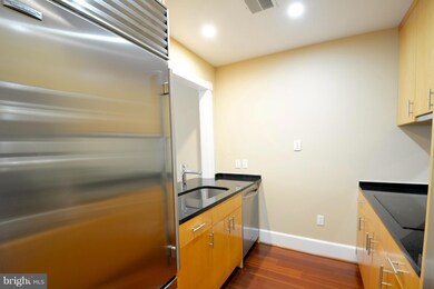 900 N Washington St unit 105E, Alexandria, VA 22314 - photo 4
