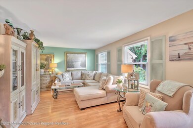 06-LIVING ROOM
