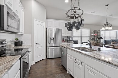 212 Providence Dr, van Alstyne, TX 75495 - photo 6