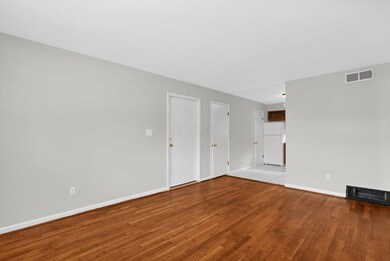 10-web-or-mls-1606-elaine-rd