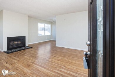 08-LivingRoom