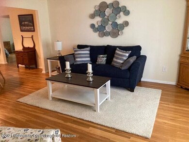 18 Whitmore Dr, Toms River, NJ 08757 - photo 4