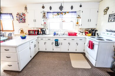 305 N Vine St, Wingate, IN 47994 - photo 5