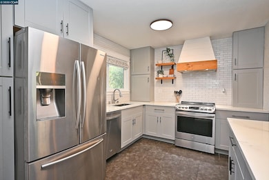 2514 Fern Leaf Ln, Martinez, CA 94553 - photo 6