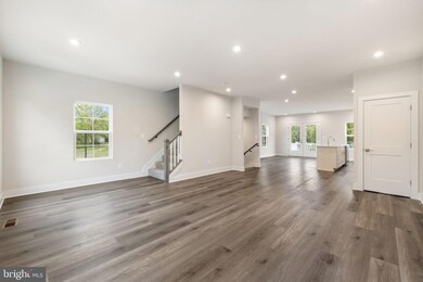 125 Sage Creek Ct, Manassas Park, VA 20111 - photo 5