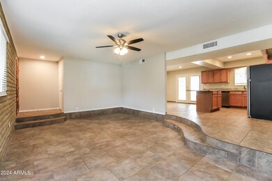 003-photo-living-room-10573091