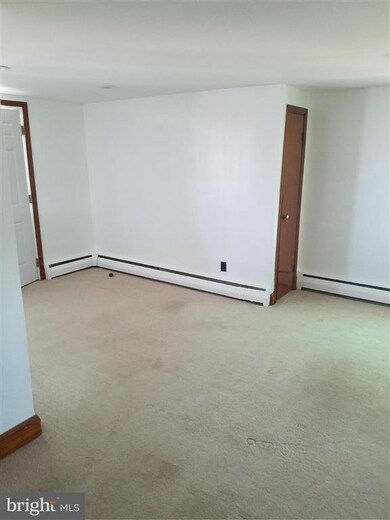 2918 Vermont Ave unit B UPPER, Halethorpe, MD 21227 - photo 7