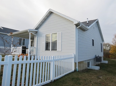 1005 German St, Maquoketa, IA 52060 - photo 4