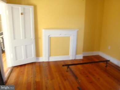 1056 E Queen St, Strasburg, VA 22657 - photo 4